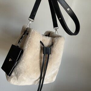 House of Harlow 1960 Cream Faux Fur Bag Crossbody Bucket Shoulder Tote Cardcase